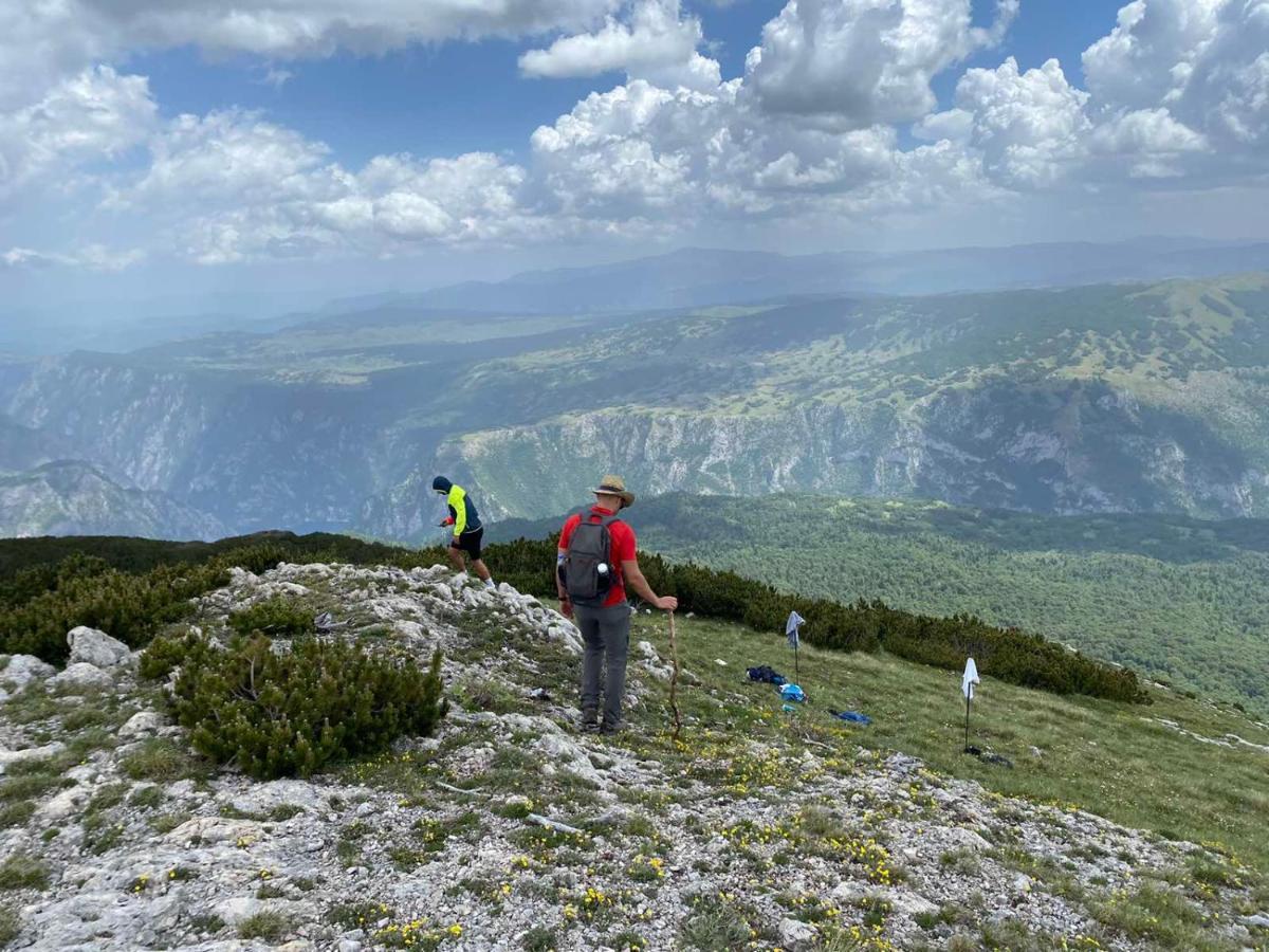 Suri Pensionat Plužine Exteriör bild